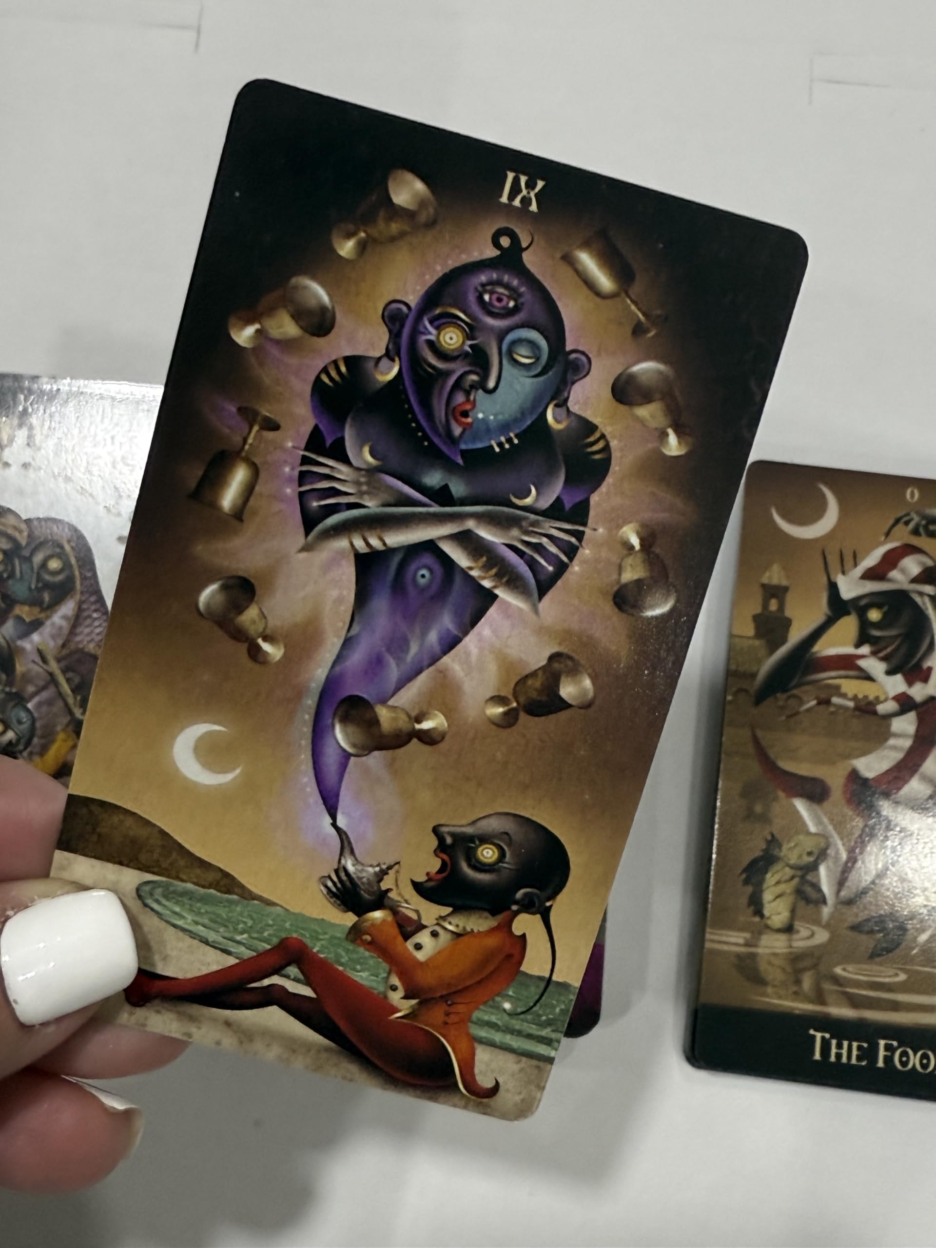 Generico Tarocchi Deviant Moon Tarot, Mazzo Completo 78 Carte, Illustrazioni Surrealiste, Arcani Maggiori e Minori, Carte dei Tarocchi per Divinazione