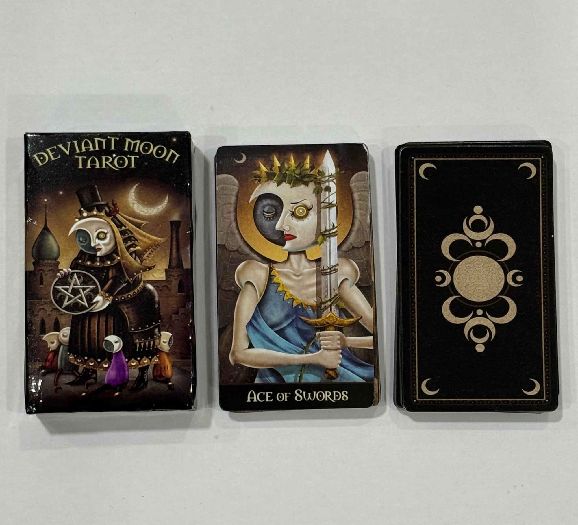 Generico Tarocchi Deviant Moon Tarot, Mazzo Completo 78 Carte, Illustrazioni Surrealiste, Arcani Maggiori e Minori, Carte dei Tarocchi per Divinazione
