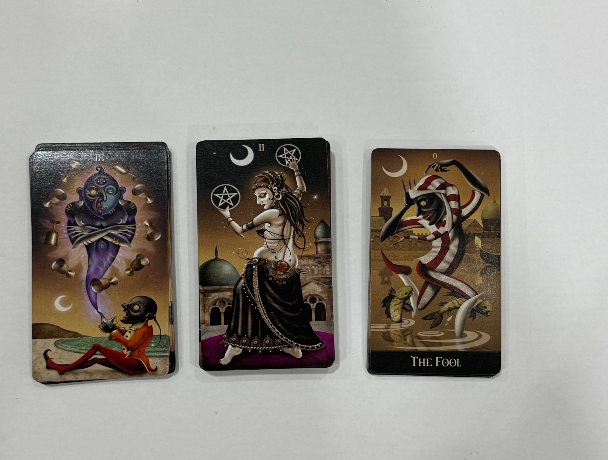 Generico Tarocchi Deviant Moon Tarot, Mazzo Completo 78 Carte, Illustrazioni Surrealiste, Arcani Maggiori e Minori, Carte dei Tarocchi per Divinazione