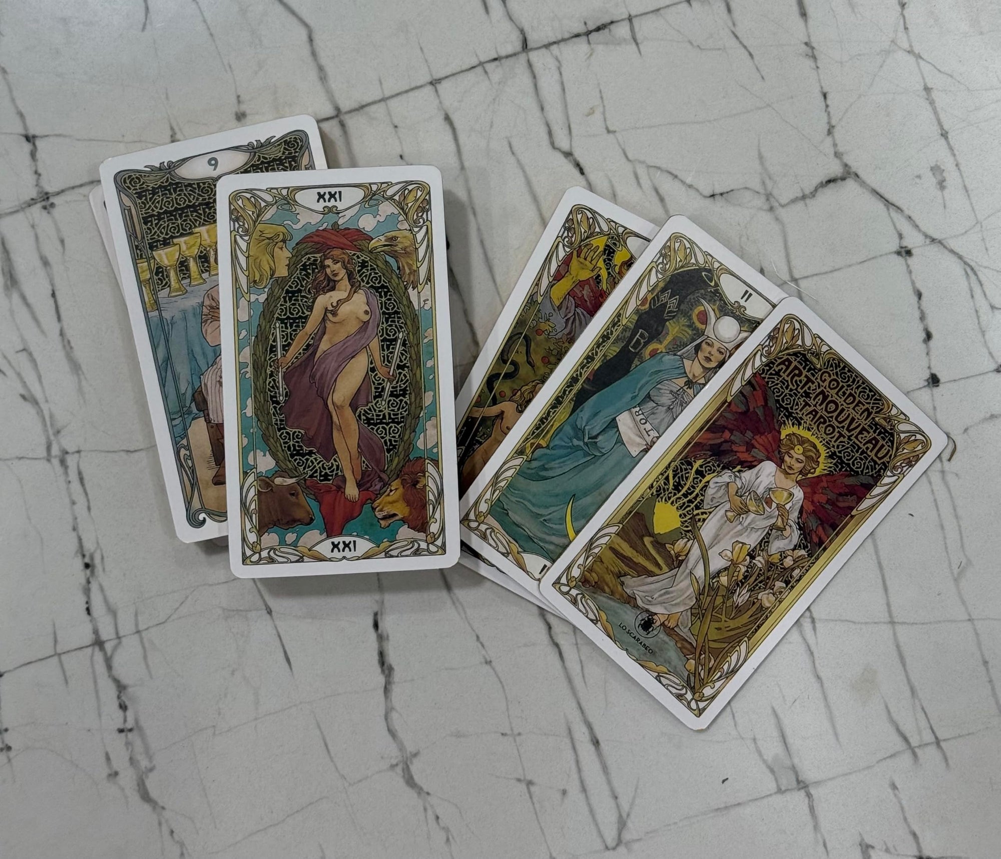 Generico Tarocchi Art Nouveau Dorati, 78 Carte in Stile Rider Waite Smith, Mazzo di Lusso per Divinazione e Collezione